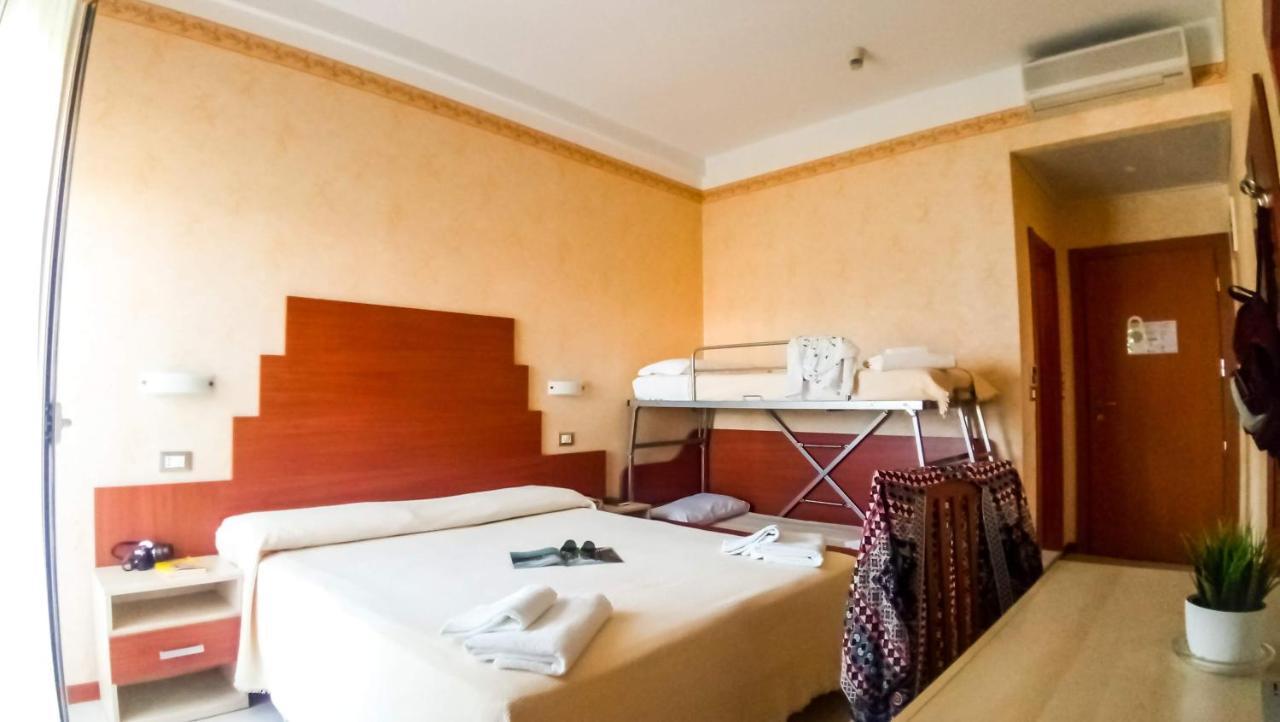 Hotel Condor Мілано-Маріттіма Екстер'єр фото